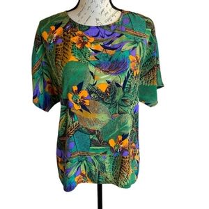 Georgous Nicola womens top medium super soft and light.